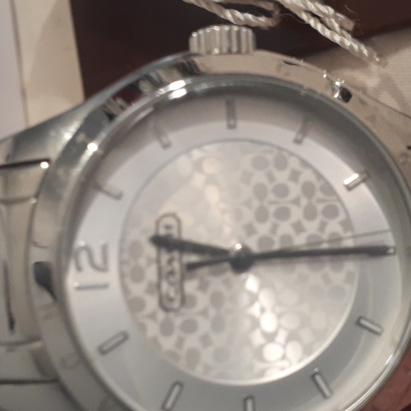 COACH WATCH LIKE NEW - Picture 3 of 7